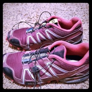 Trail running shoes